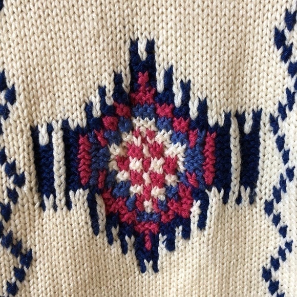 Vintage crew neck sweater Aztec south western knit pattern. Rib knit trim. - Picture 3 of 6